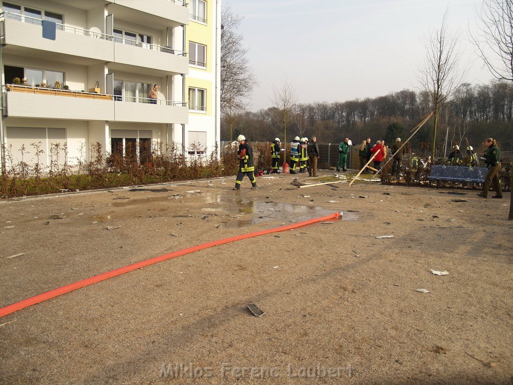 Gartenhaus in Koeln Vingst Nobelstr explodiert   P052.JPG